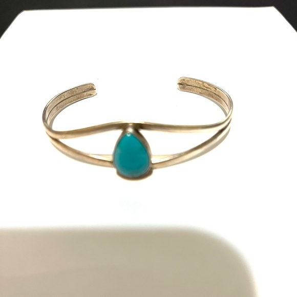 Exquisite Native American Sterling Silver Turquoise Cuff Bracelet - Signed P. Gu - Picture 6 of 10